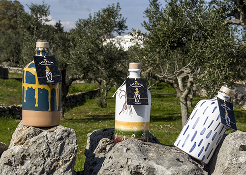 Tazza rasparente con oplio e olive